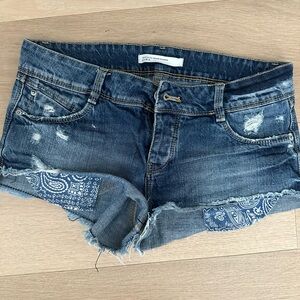 ZARA TRAFALUC DENIM SHORTS SIZE 4